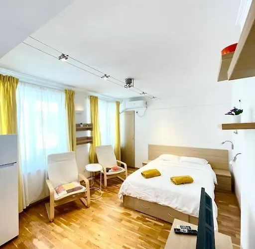 Boutique In The Center * Бухарест